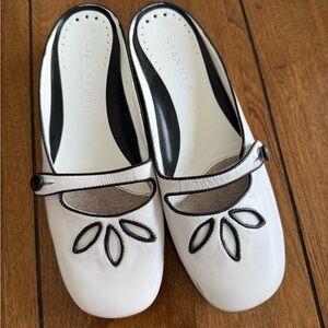 Gianni Bini White Flats with Black Floral Design